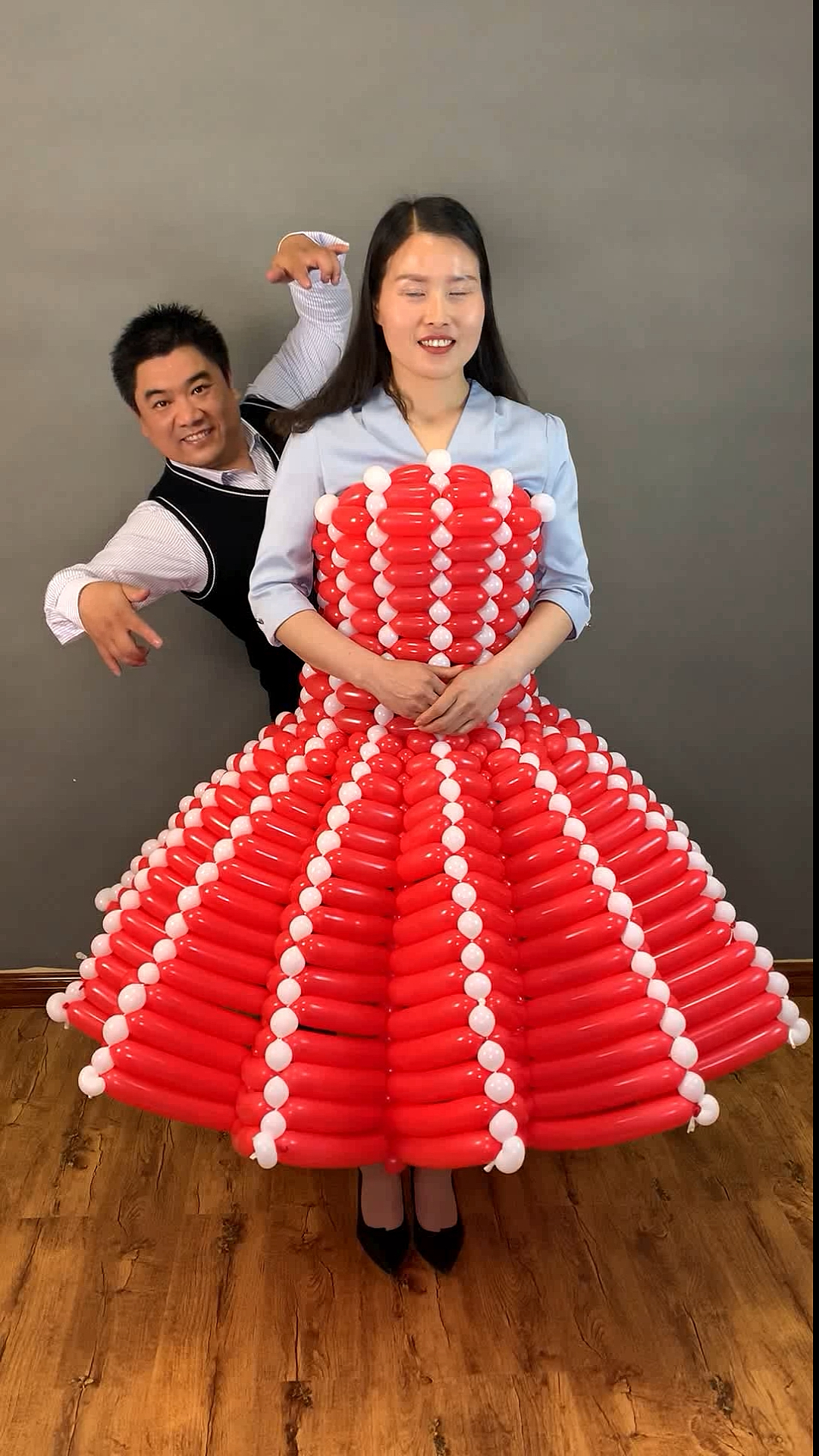 这样的气球裙子你想不想要一套?你只要敢穿我就敢做.