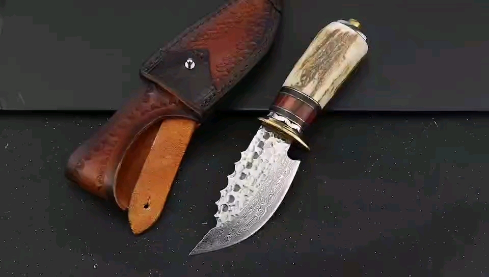 鉴赏大马士革钢斧刀