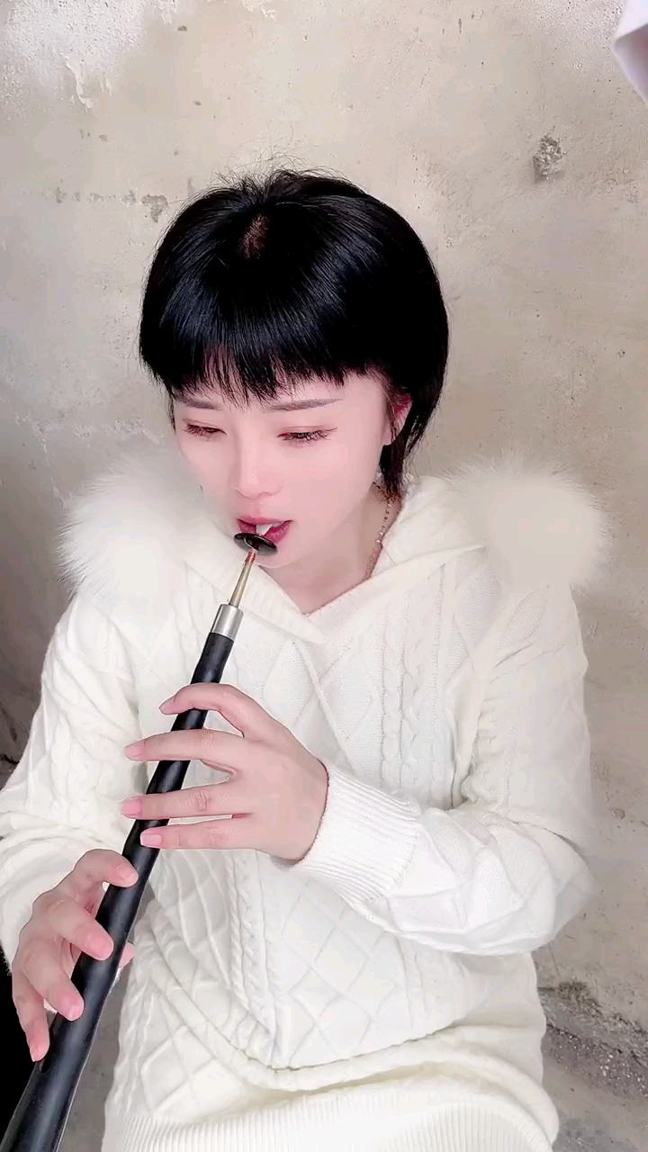 段莎莎不光唢呐吹的好人也漂亮