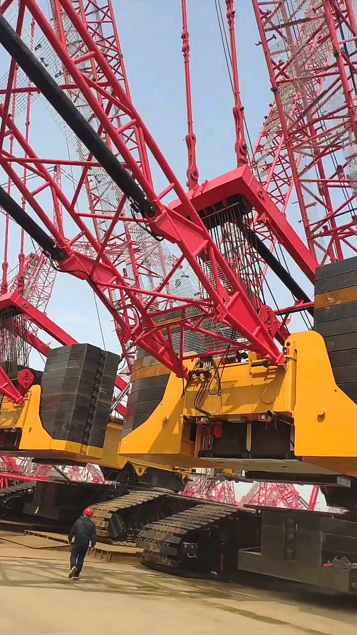 国之重器,1600t调试好,准备起吊