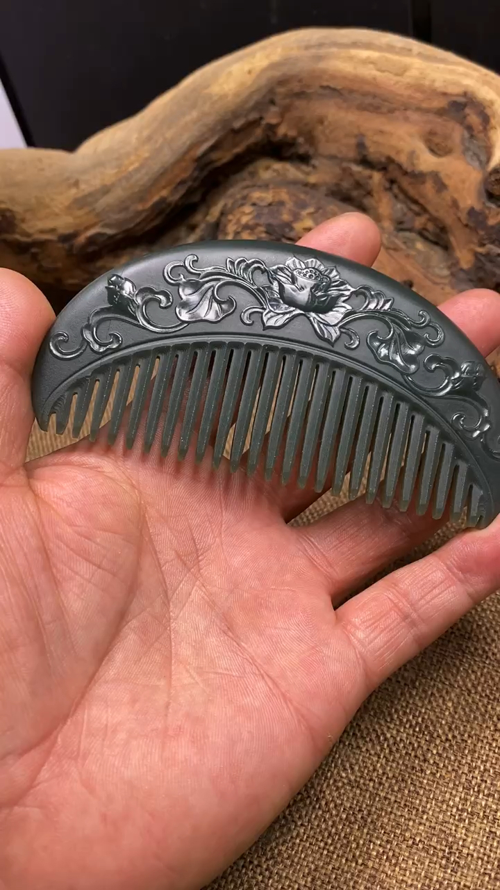 和田玉直播#玉石梳子,一梳百顺-度小视