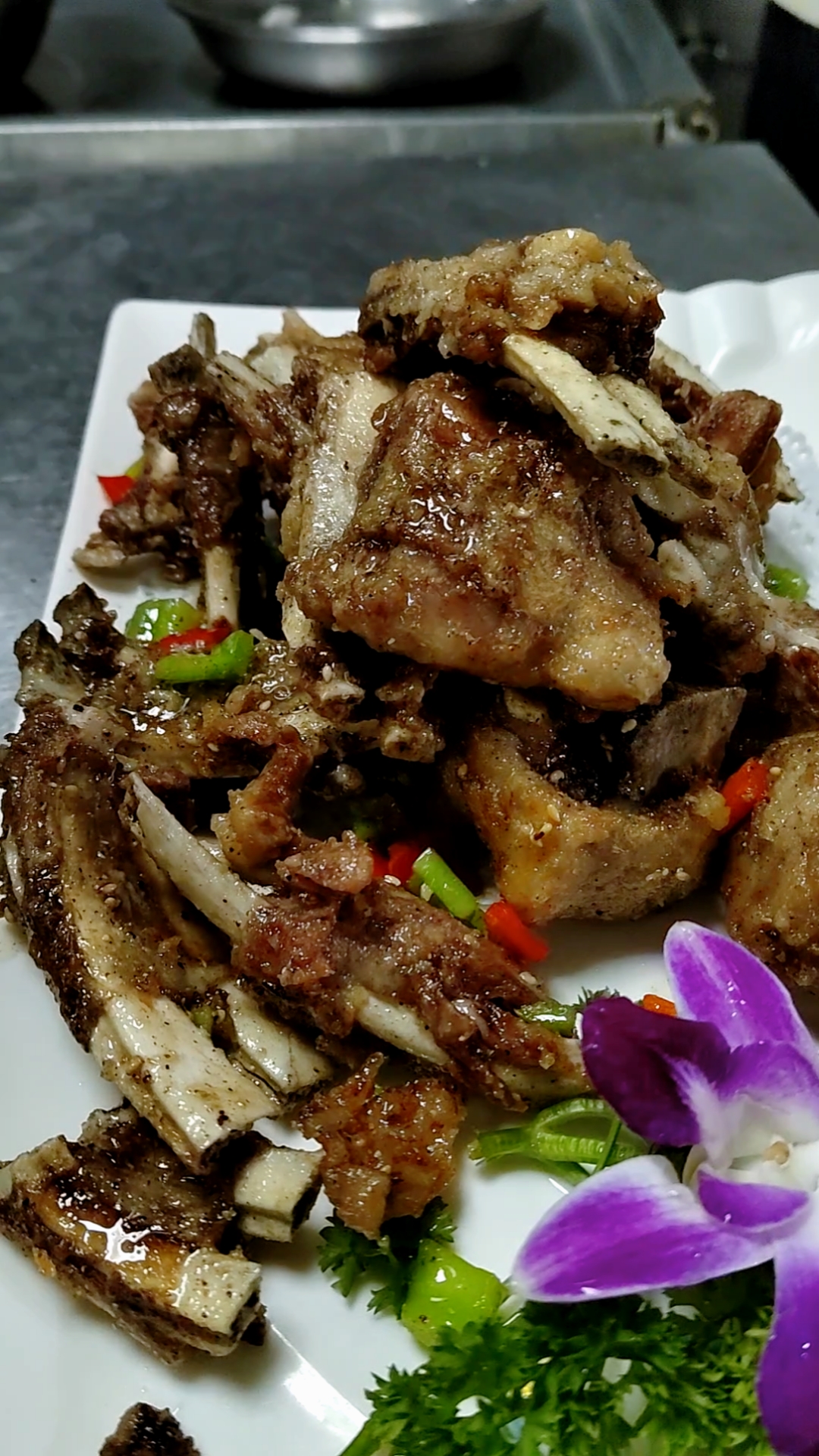 椒盐羊排外焦里嫩