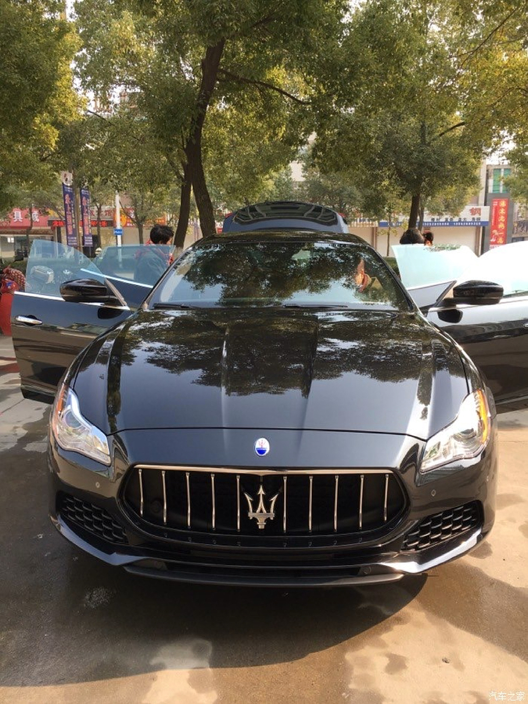 玛莎拉帝总裁,小姐姐自带上车功能,爱了爱了