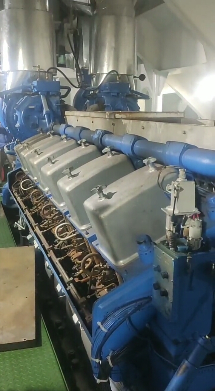 瓦锡兰12v32e,看看个头不大切有六千多马力