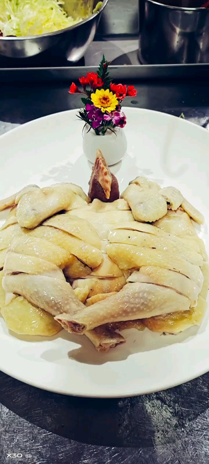 来吧展示,广东白切鸡摆盘