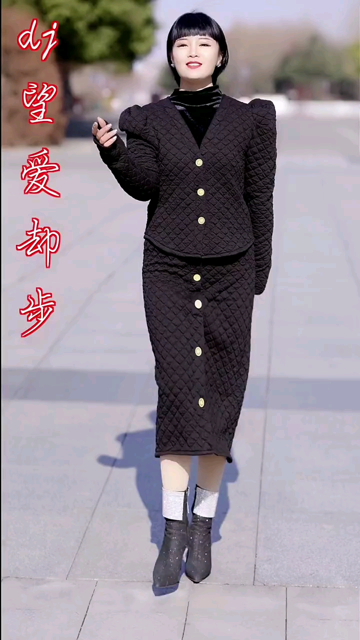 段莎莎不光唢呐吹的好,歌曲唱的也不孬-度小视