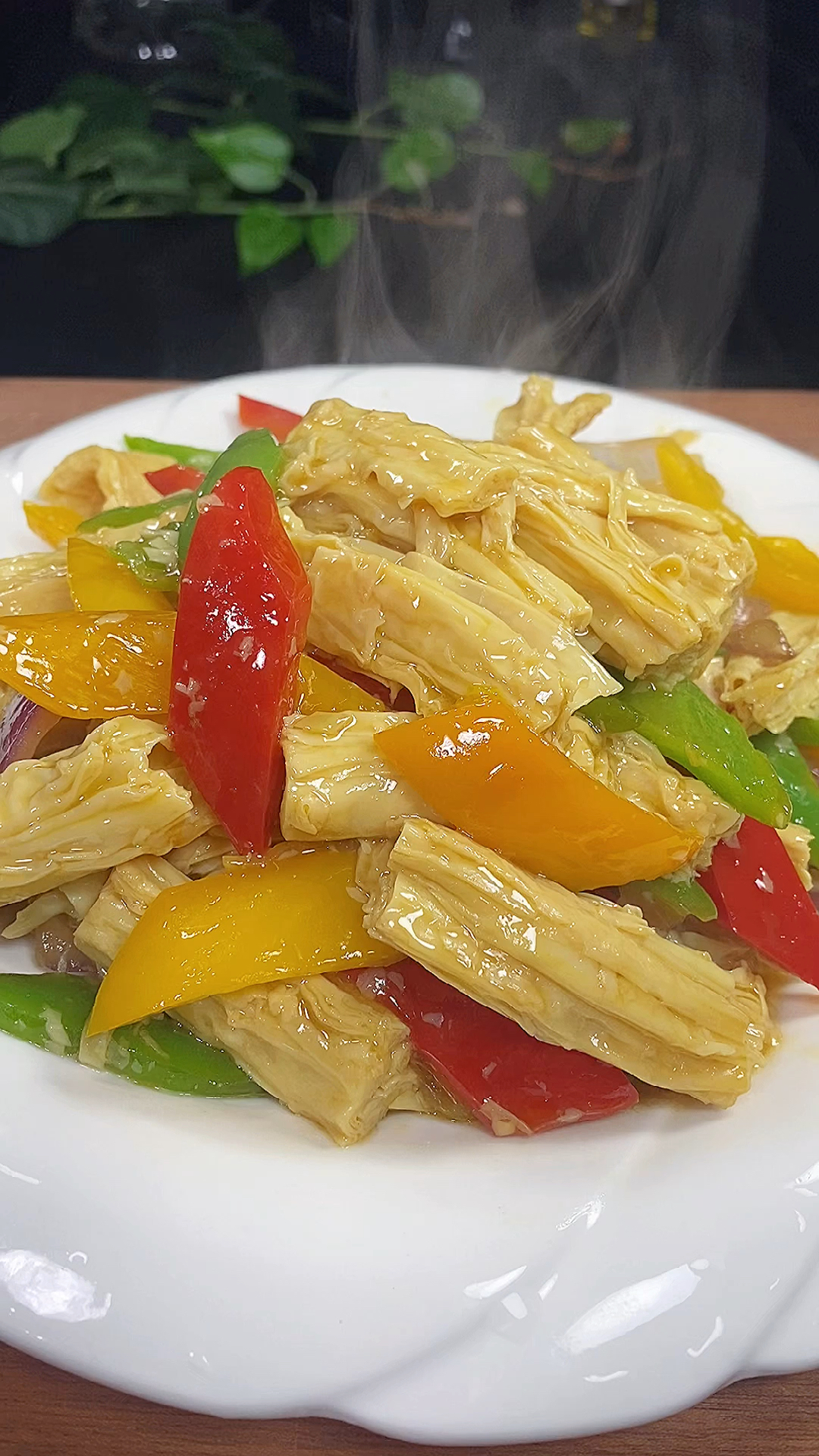 年夜饭必备的素菜清炒腐竹特殊时期还能补充蛋白质