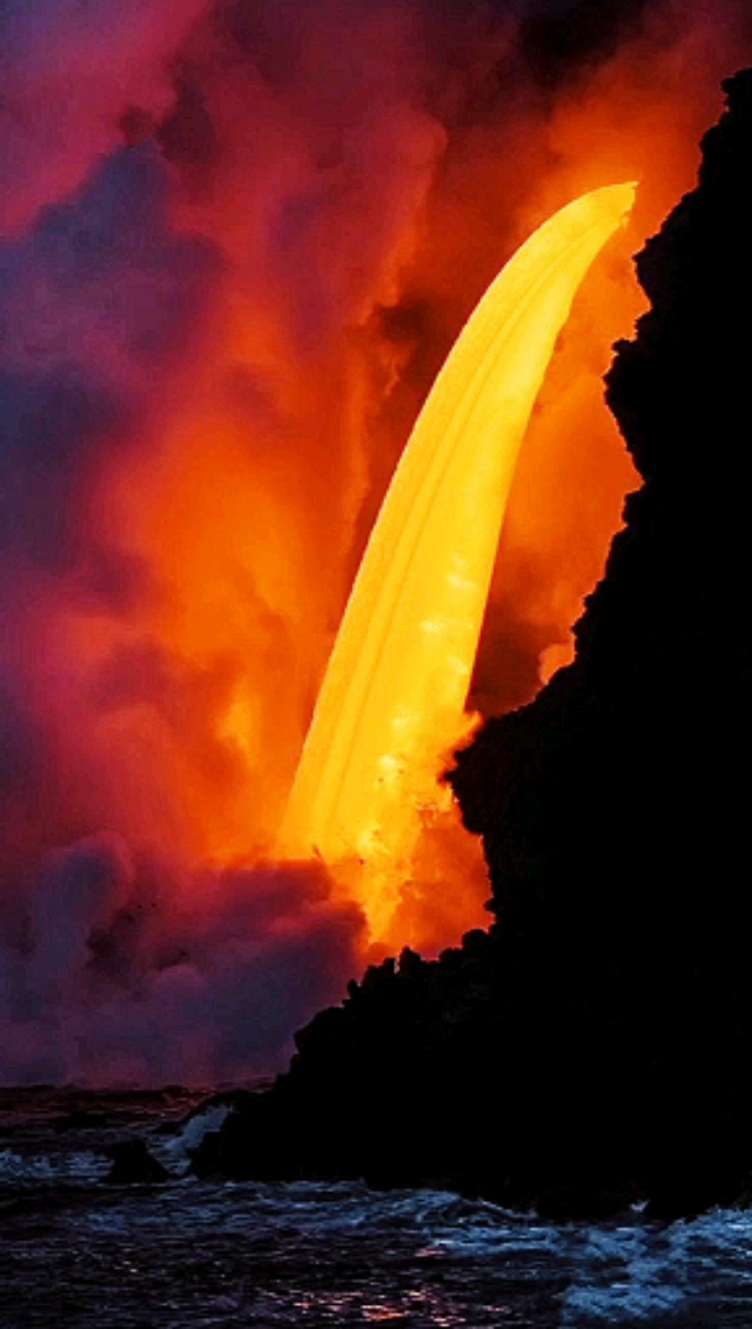 岩浆入海画面,震撼若地狱之火.