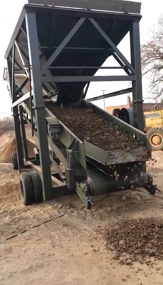 震动筛沙机#筛沙机震动筛洗砂机移动震动筛筛石机