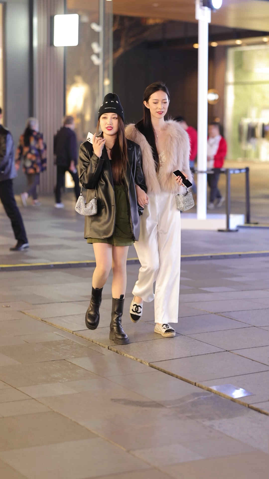 我要上热门#闺蜜逛街各有各的美!