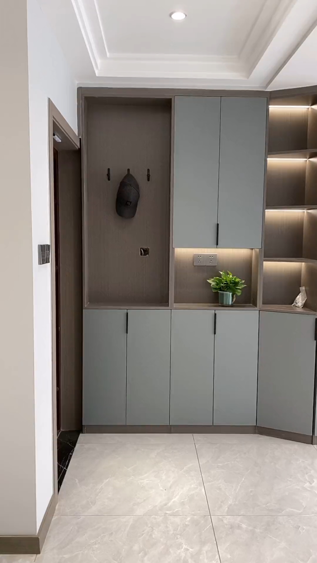 装修那些事儿衣柜颜色用了2年就变黄不如试试这款肤感灰高级又大气