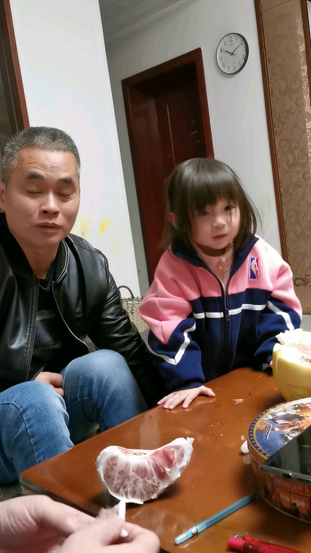 记录生活#只要姑爹在,谁都别想骗她离开姑爹,因为姑妈没有车子,只有