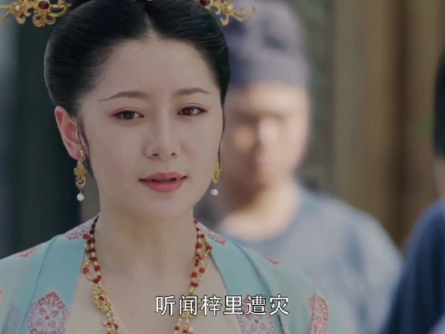 唯恐天下不乱,锦瑟夫人又出来兴风作浪啦,真是一位让人恨得牙痒痒的