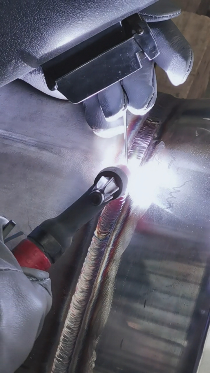 寻找最牛手艺人#不锈钢管道,鱼鳞纹焊接,这技术牛!