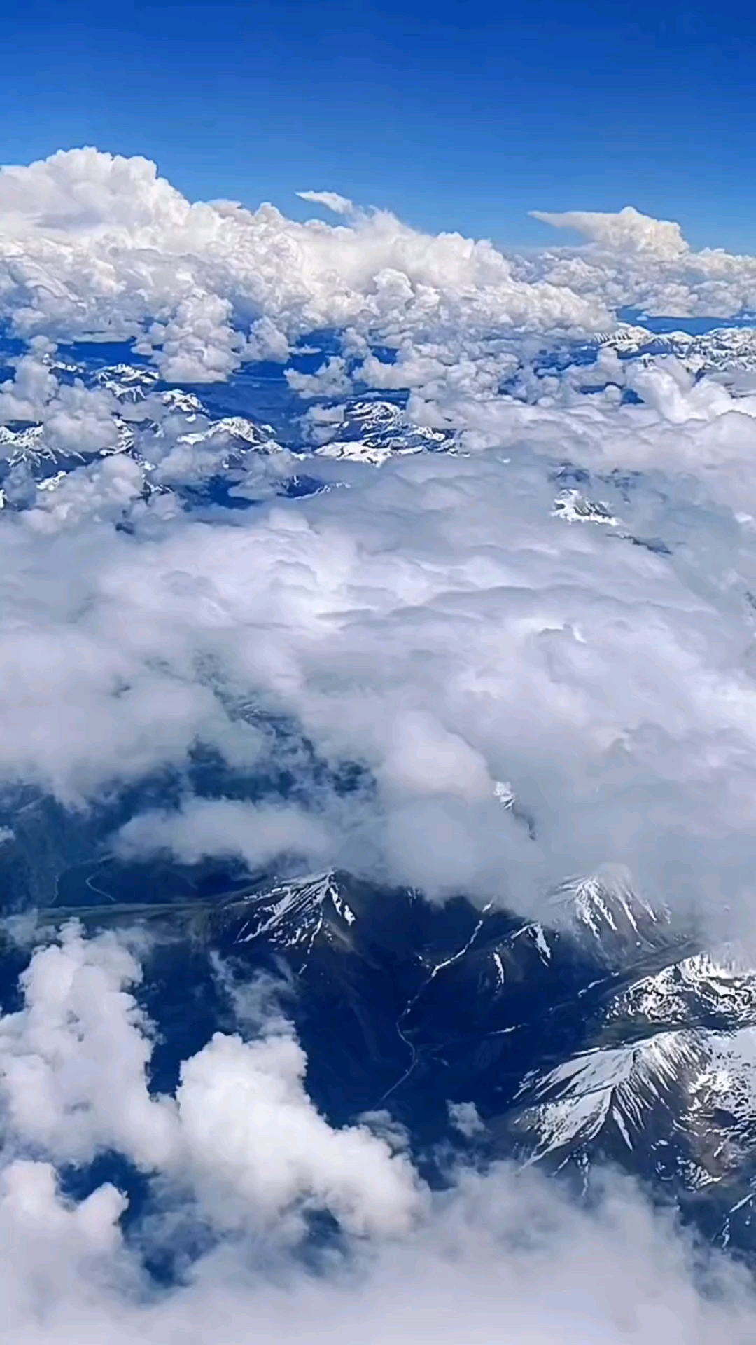 云层上的风景,天空白云之美,真是美不胜收.