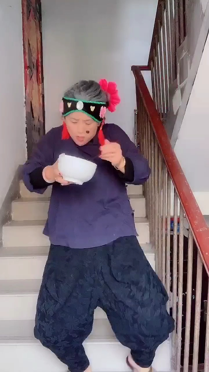 老太太真搞笑