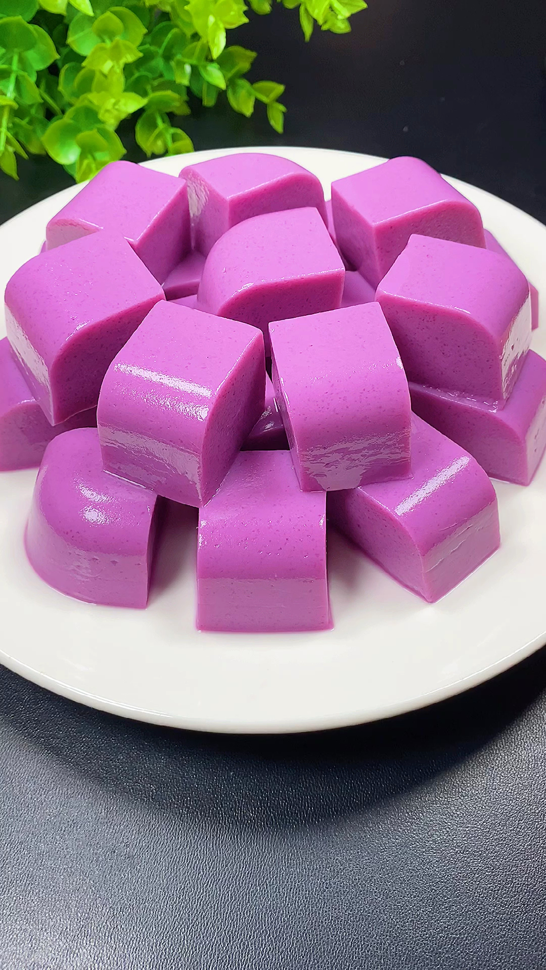 夏食记#紫薯做成果冻真的太好吃了,一盘都吃不够-度小视