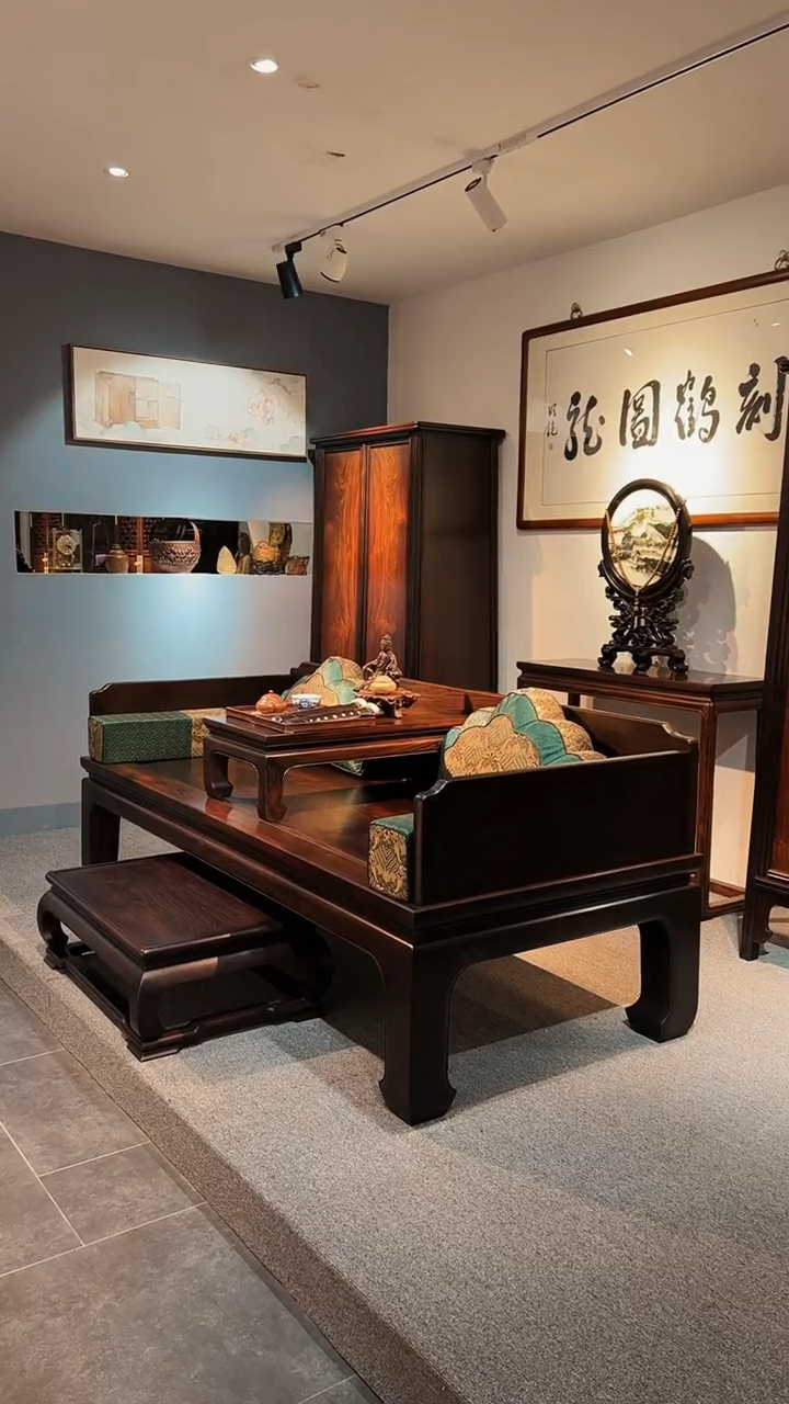 罗汉床——中国古代卧式家具中的典型代表,是古老的家具