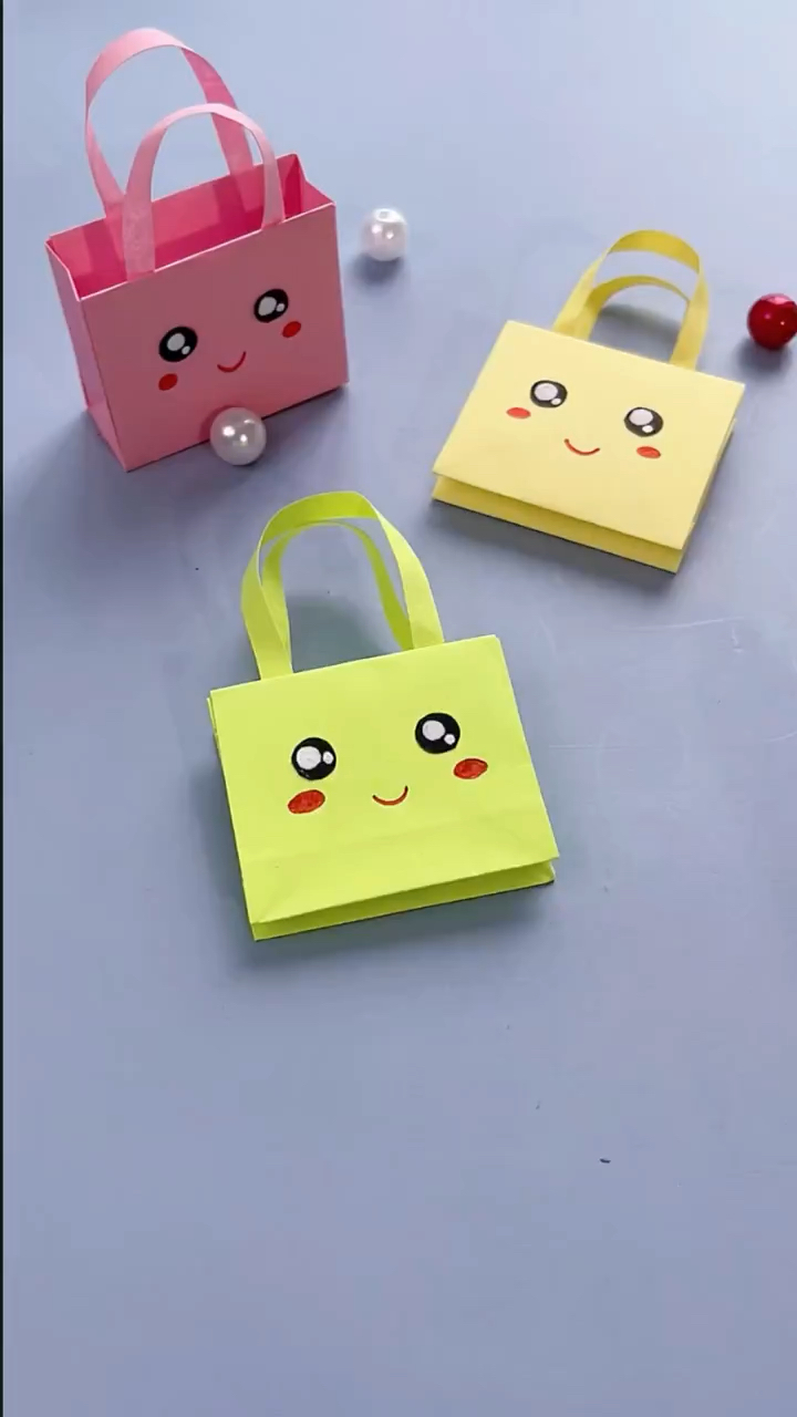 手工制作#教你做一个可可爱爱的迷你手提袋送给可可爱爱的人!-度惺佑