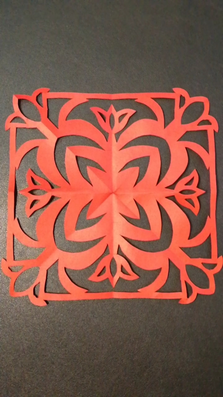 剪纸#1分钟剪四角窗花,快来试试吧.