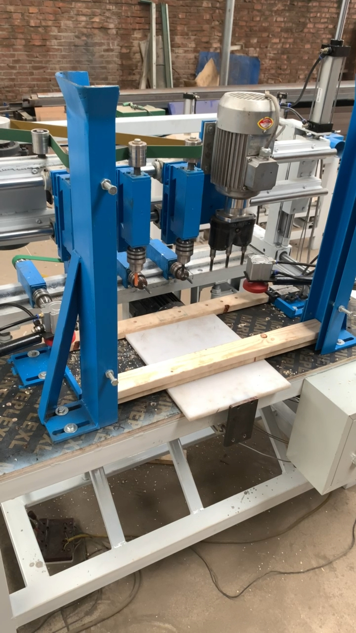 木工机械设备#木工自动打轴打孔机侧钻立钻同时打孔打孔光滑圆润抖 