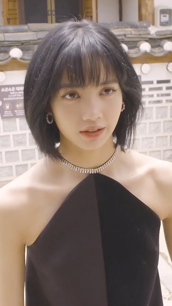 blackpink回归#lisa田园风,清秀甜美