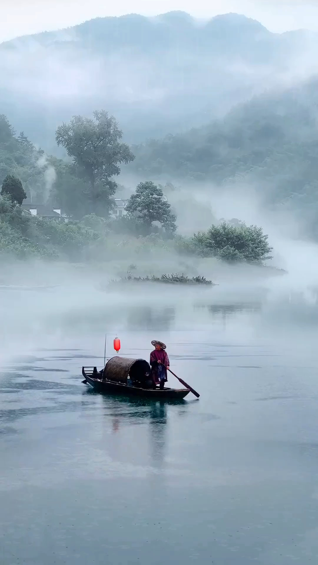 半山烟雨半生忧,一念心轻万事休,山后本是清净地,怎奈俗人一身愁!