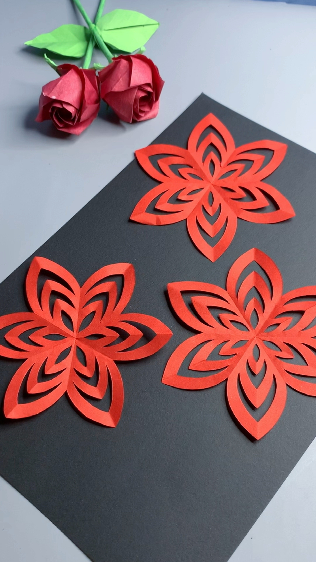 过年啦剪窗花简单好看的六角窗花来啦