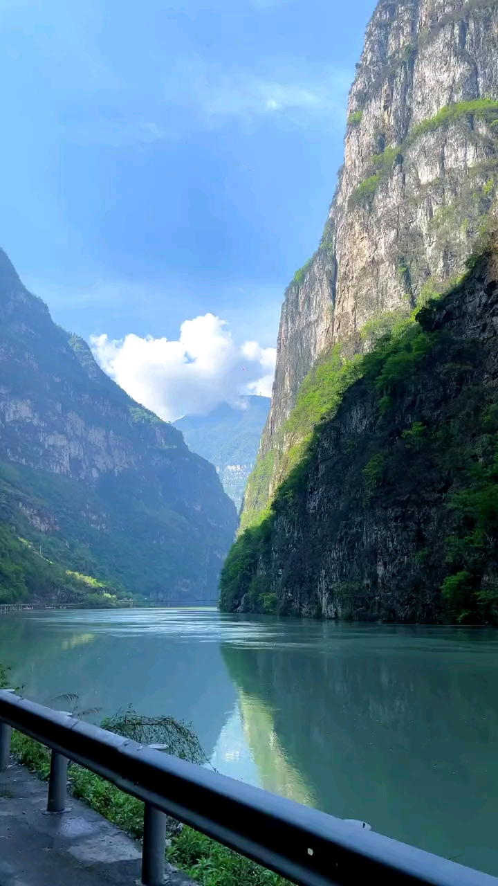 金口河大峡谷#你处处体谅别人,可谁又体谅过你呢?