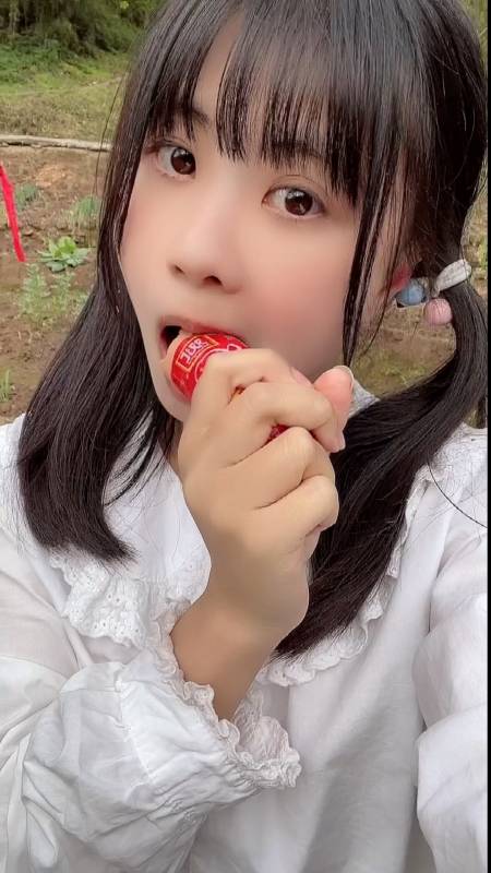 肚子饿了,在自家土里搞点东西吃