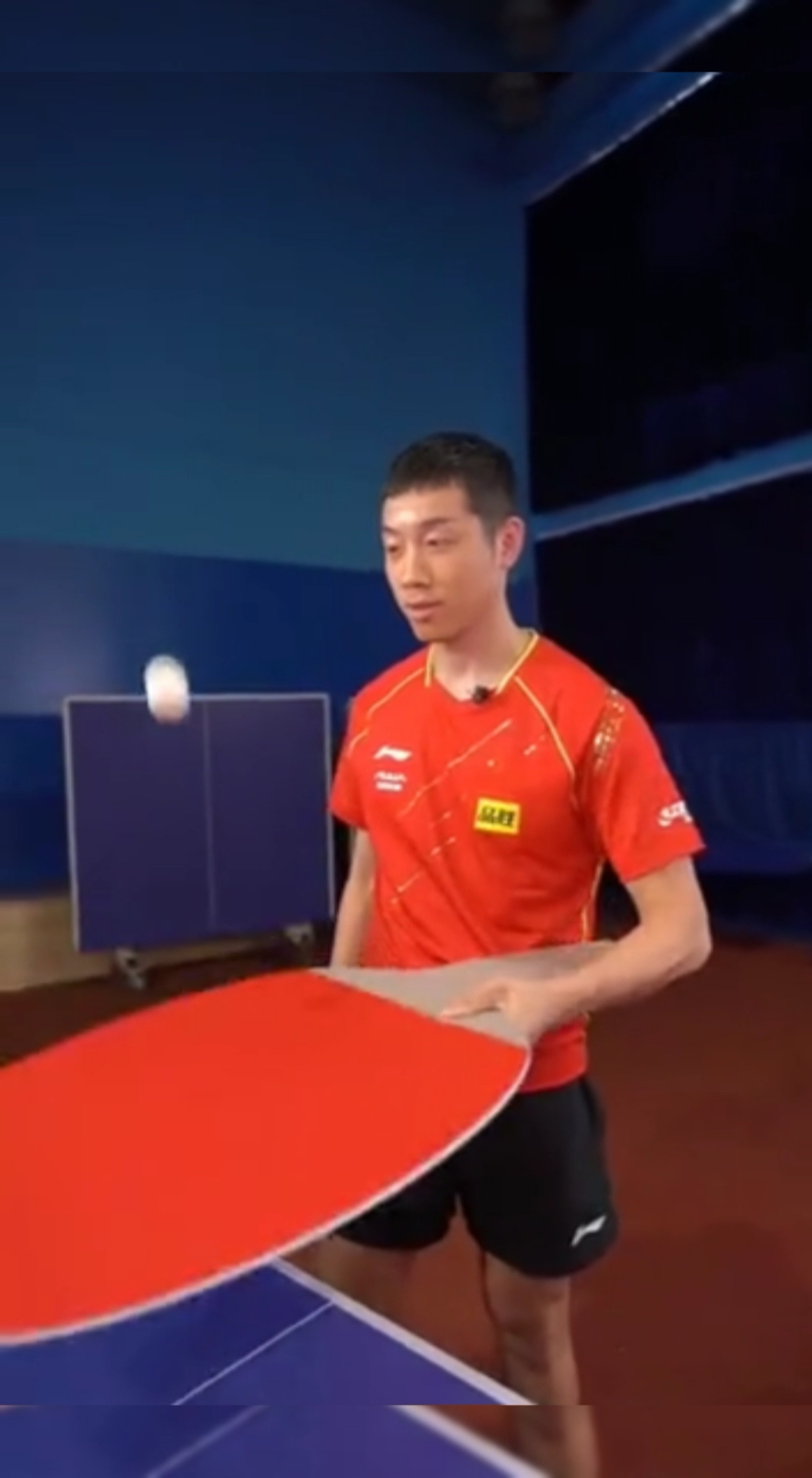 国球乒乓#许昕,你下回拿什么颠球?