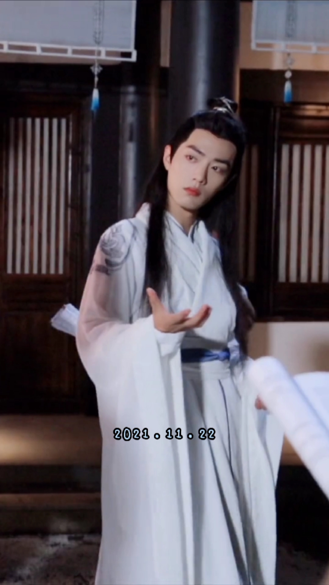 肖战陈情令花絮#戏精本精!这肢体语言表达的好活泼啊