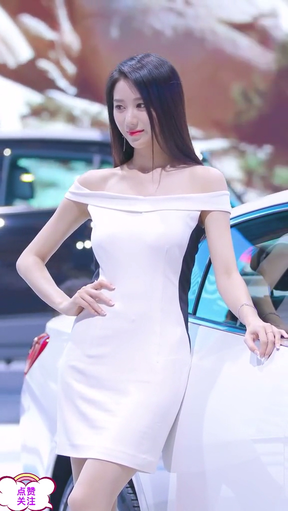 街拍美女#漂亮的车模小姐姐