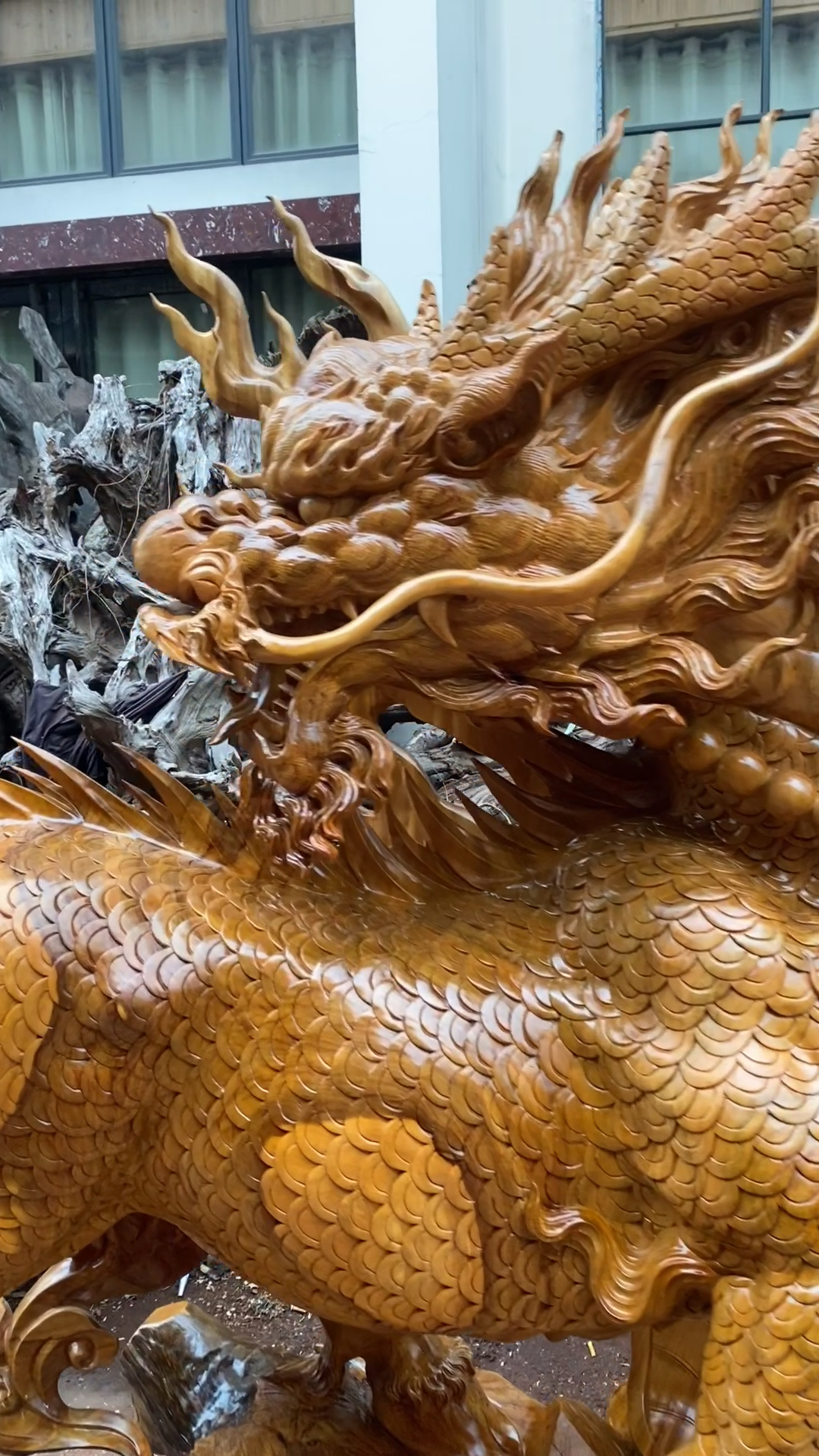 纯手工雕刻麟片!麒麟踏祥云