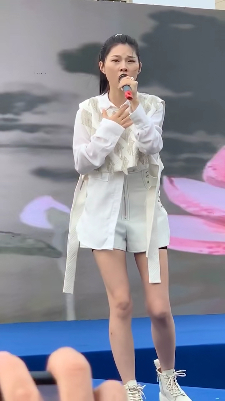 阿悠悠#阿悠悠-《一生与你擦肩而过》浙江余姚