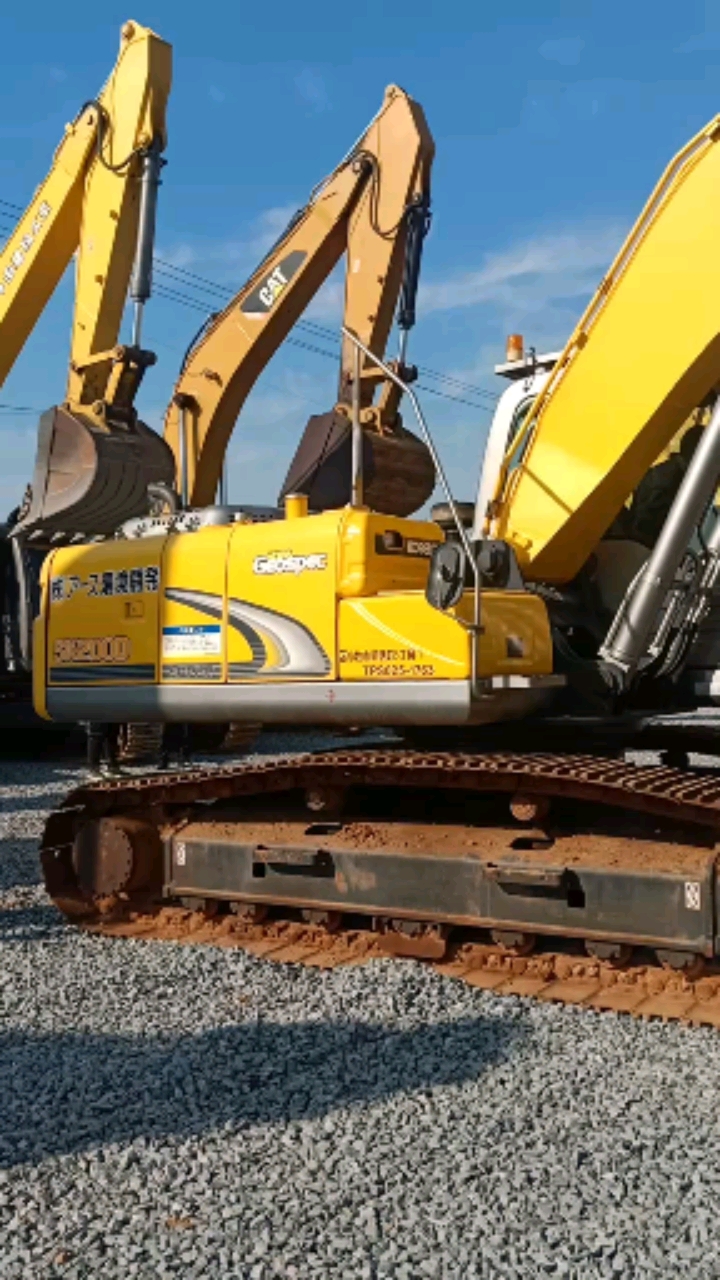 二手挖掘机个人#神钢200大黄蜂来咯,这速度也无敌了,你们喜欢吗?