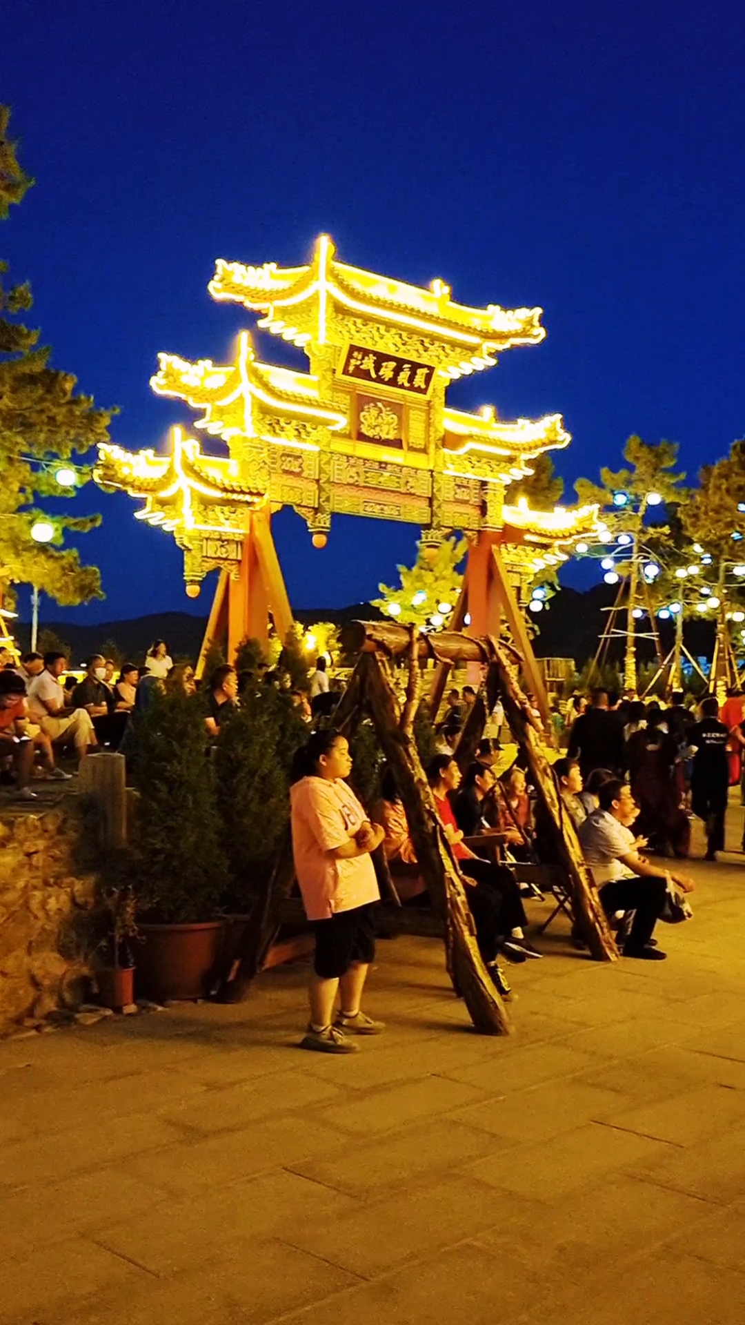 乡村生活甘肃庆阳环县环洲故城秦腔戏开始了