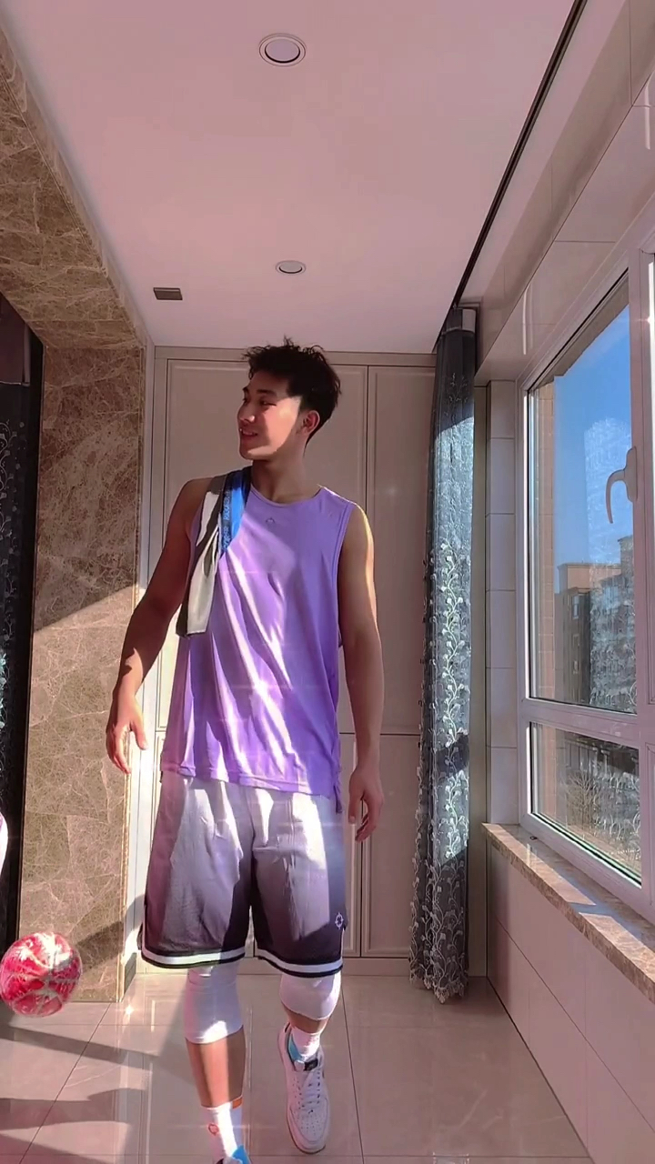 荷尔蒙帅哥阳光帅气的直男体育生