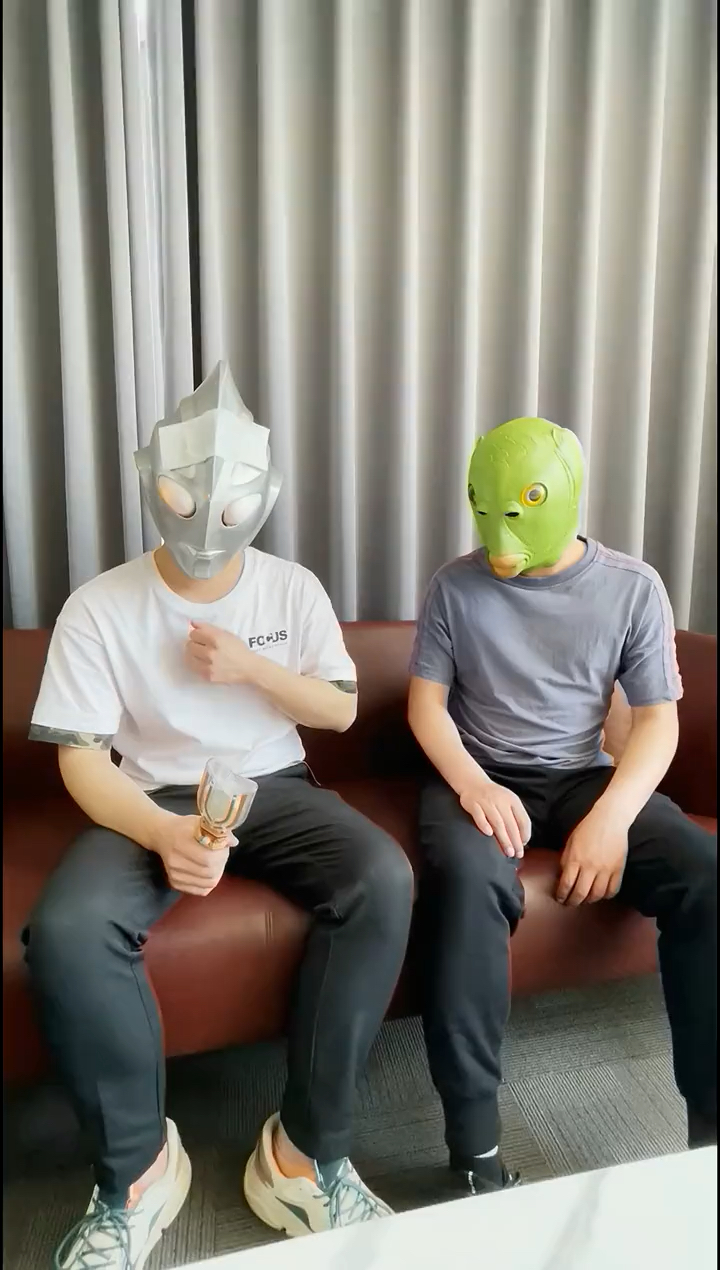 奥特曼#奥特曼和绿头鱼