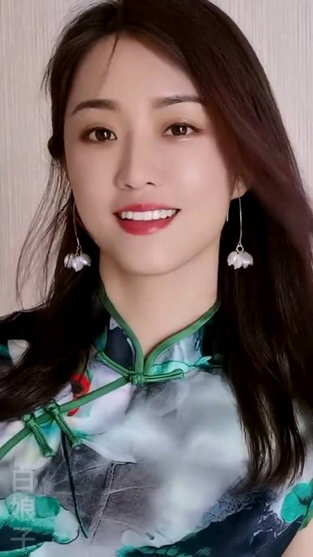 她刷新了我们的认知:中国所有的美女加起来都不如她!三妮阿姨吉