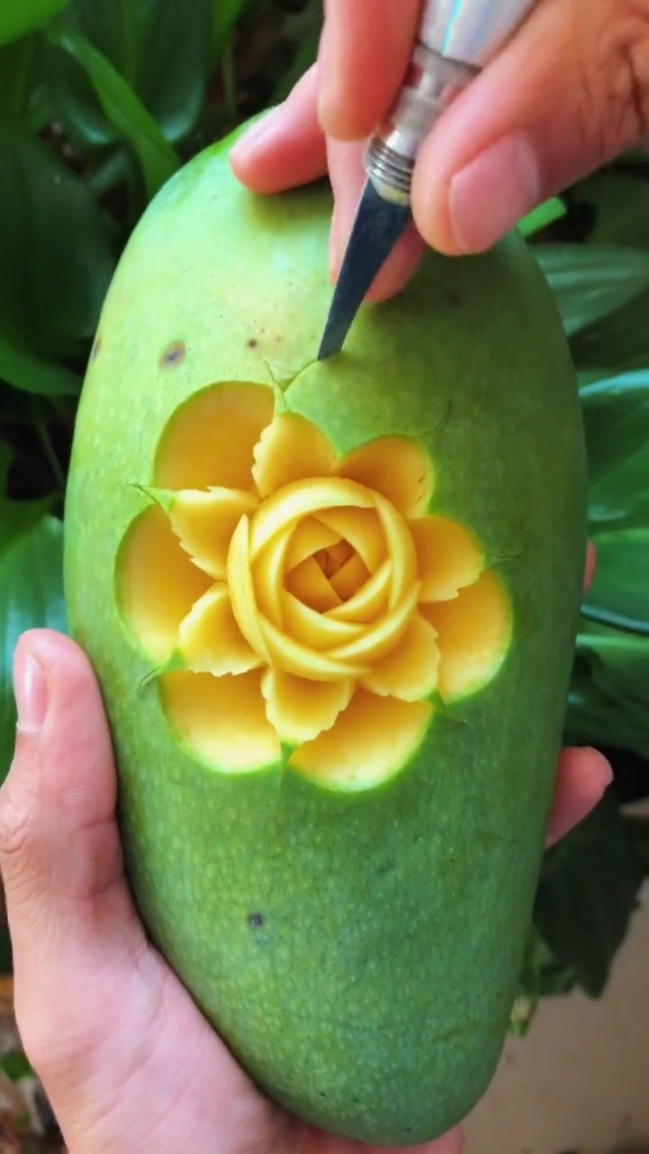 手工雕刻#进来教你怎么切芒果