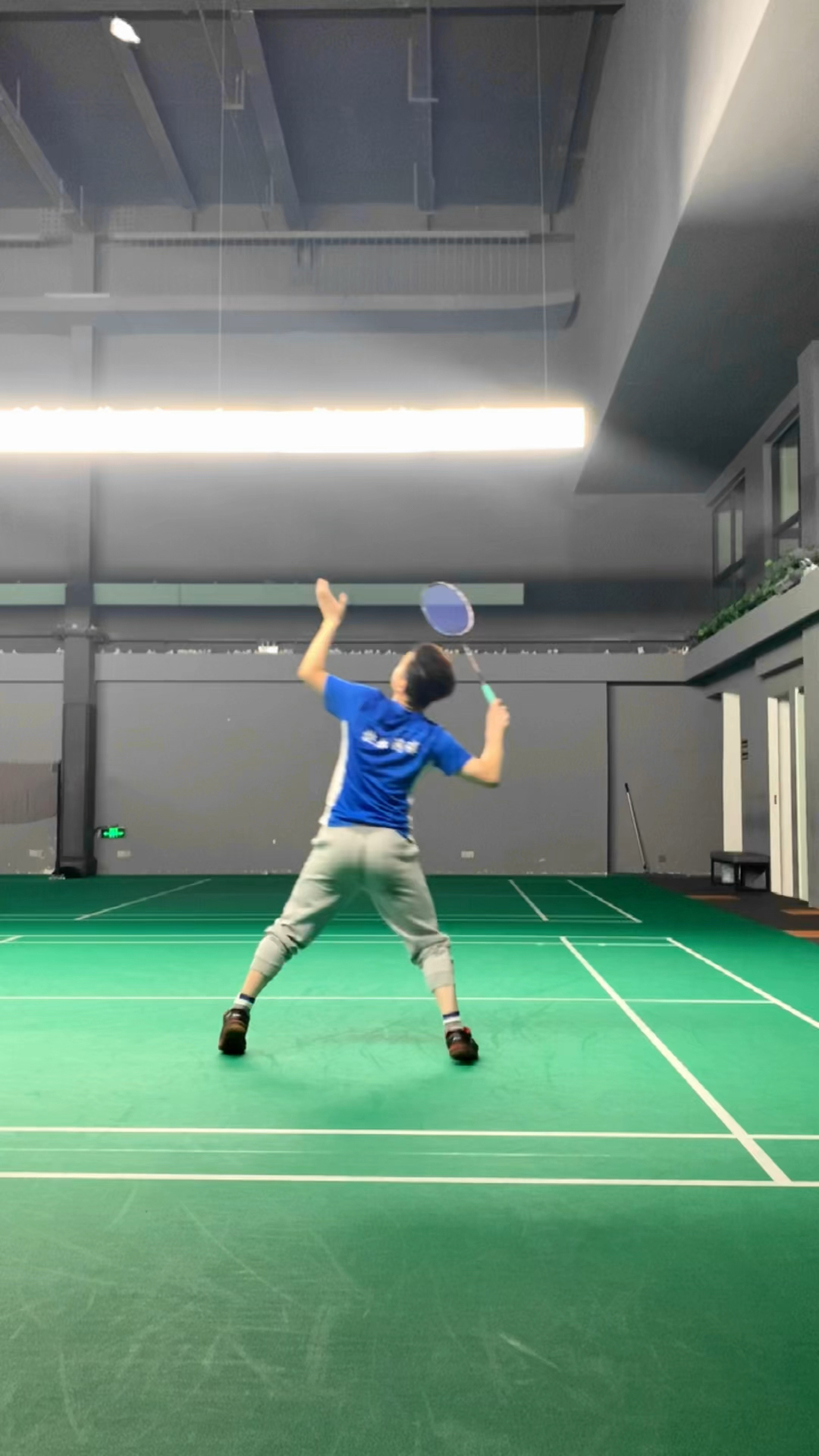 羽毛球单脚起跳杀球如何杀出让耳朵怀孕的杀球声音