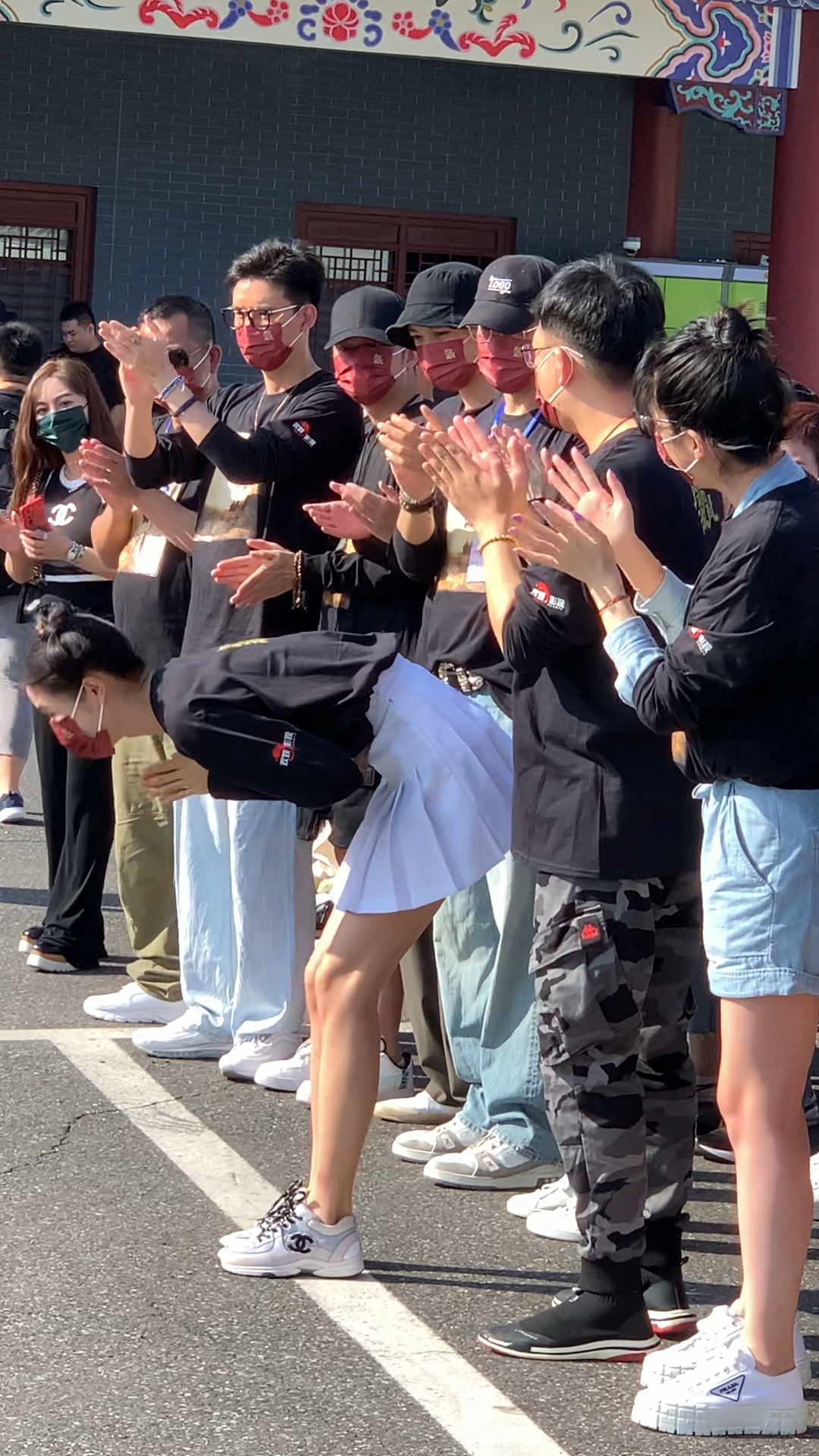 张楠180度大鞠躬