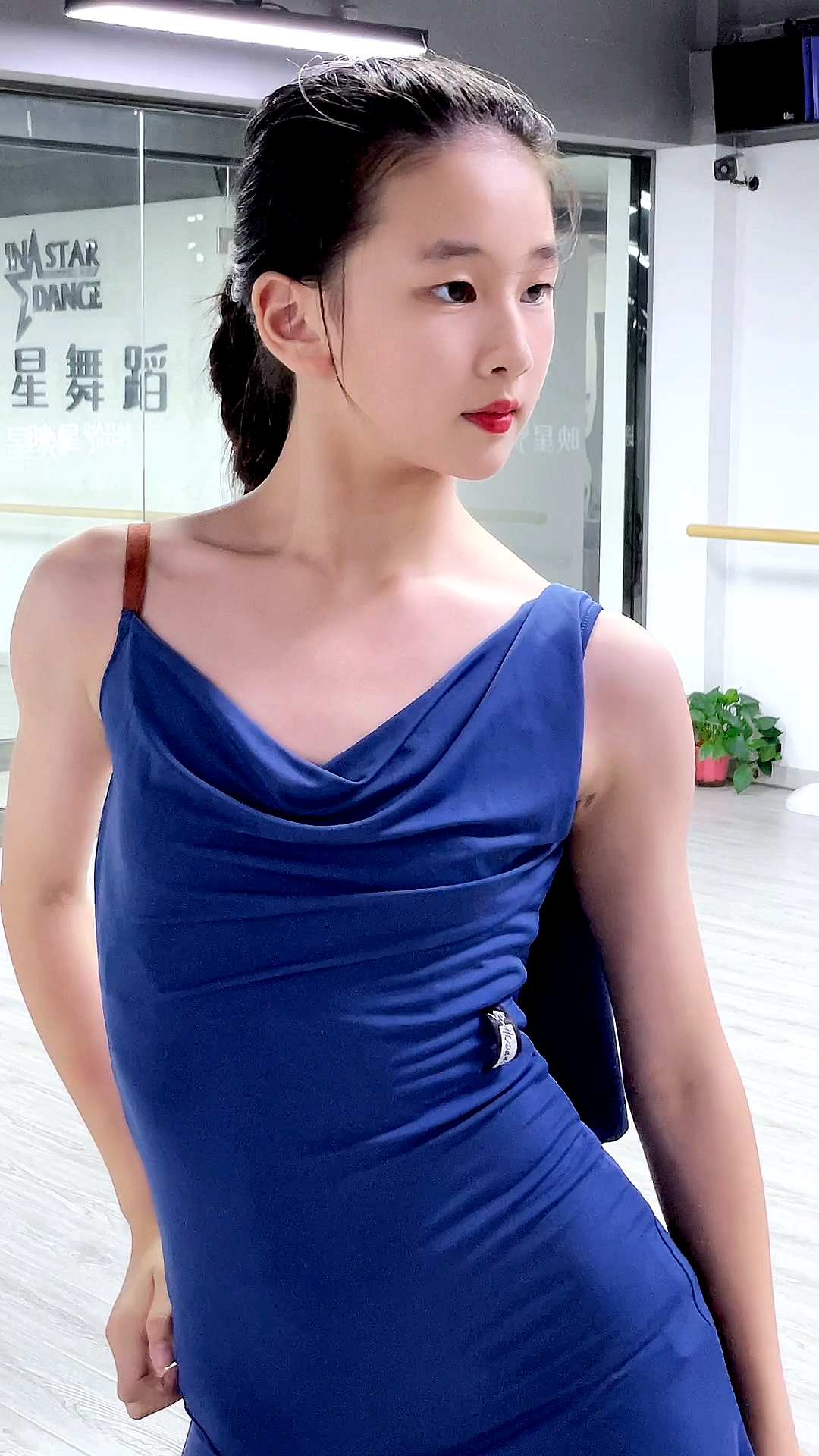 舞蹈#宝儿这个学姐美出天际啊