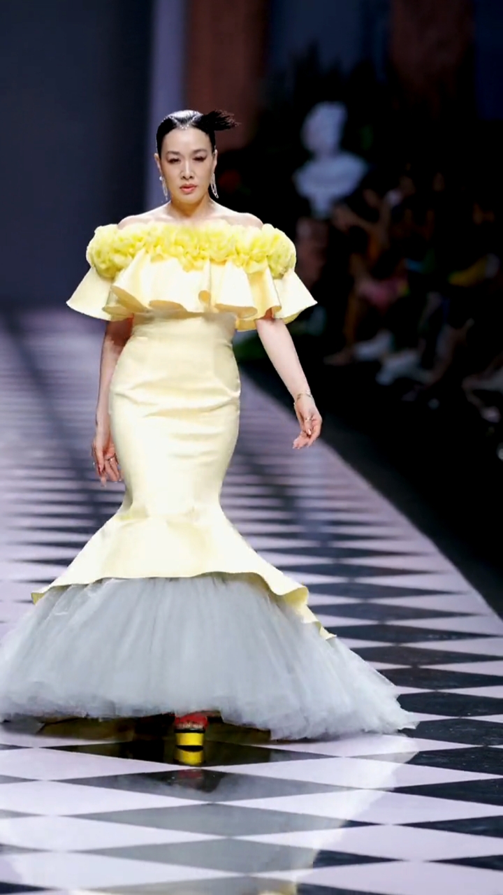 钟丽缇#走秀女神气场真不是说说而已