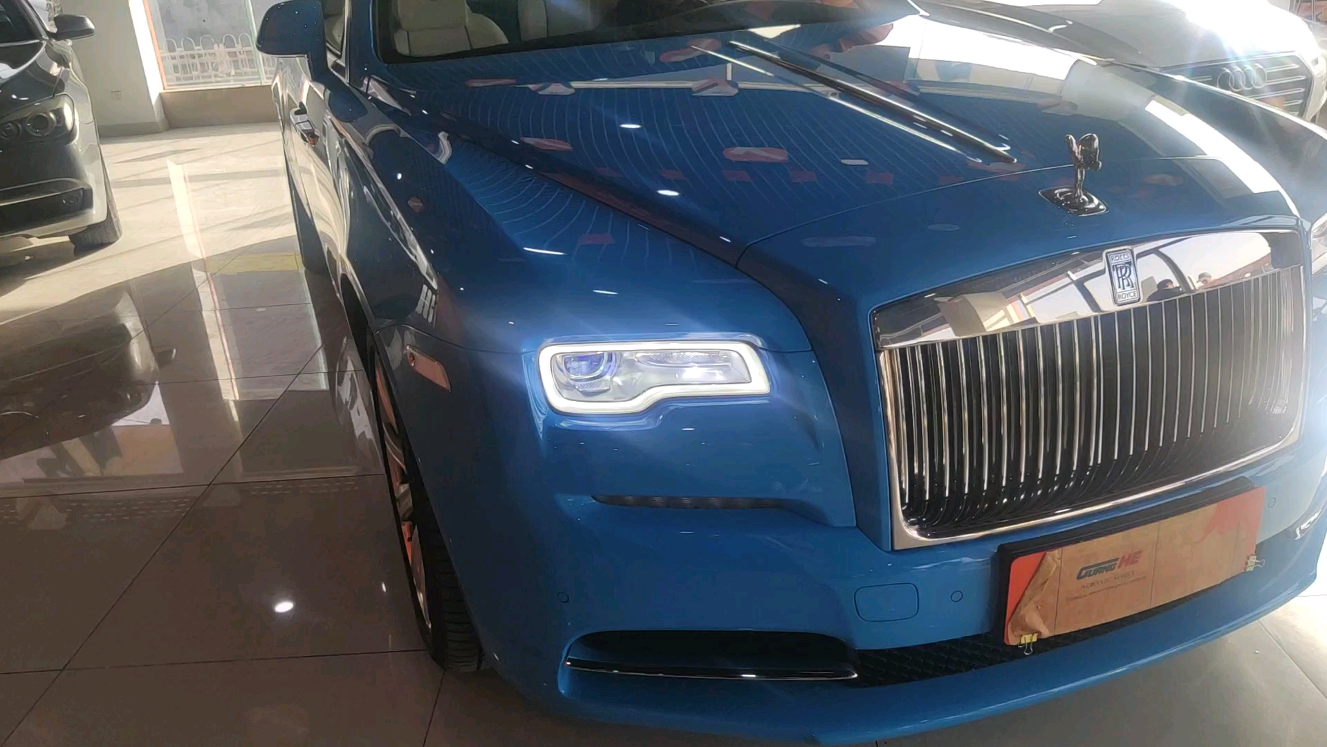 18年劳斯莱斯耀影行驶4000公里,两年怒亏200多万,准新车