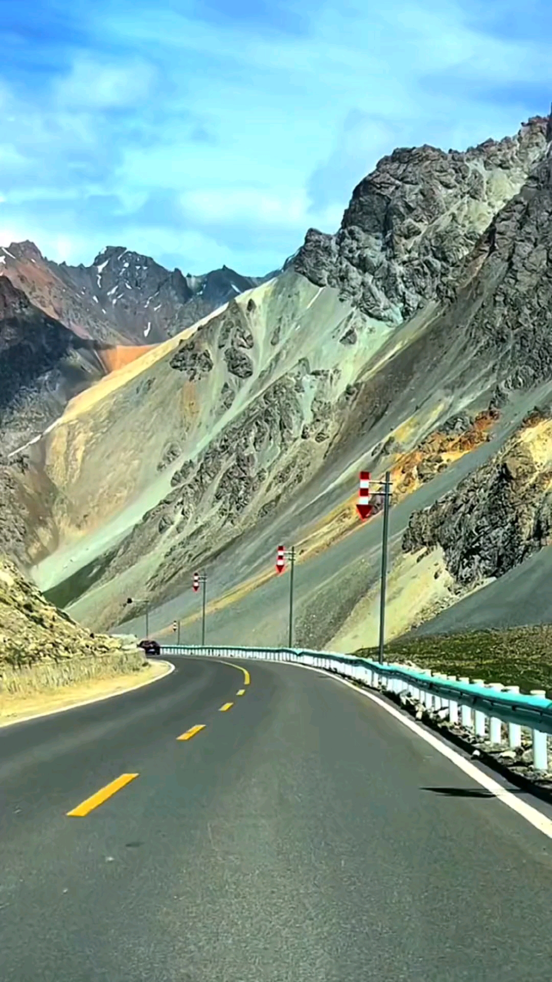 伊犁:独库公路,最美的风景在路上