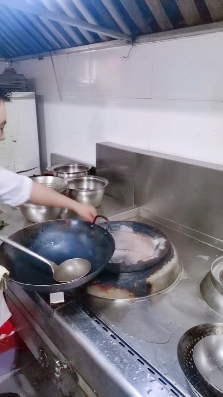 记录生活#厨房炉灶是这样点火的