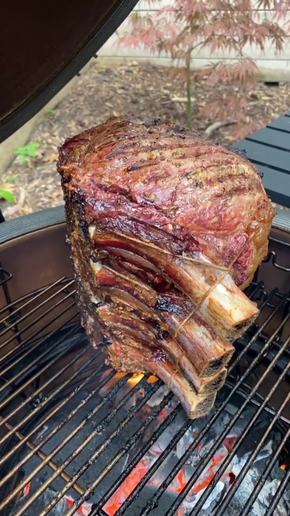 超大连体战斧牛排,这样烤是不是很霸气