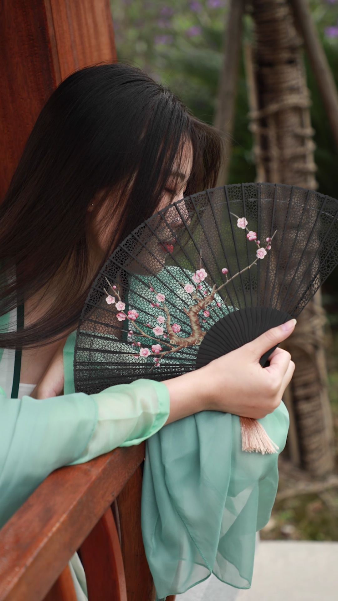 #折扇#传统折扇能有多好看??代入感极强,我现在已经拿在手上了!